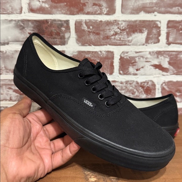 Vans All-Black Canvas Sneakers Mens Sz 10 Black Low Top Lace Up